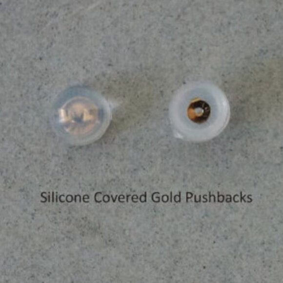 New in a box- 10k solid gold tiny heart key earrings - Picture 4 of 8